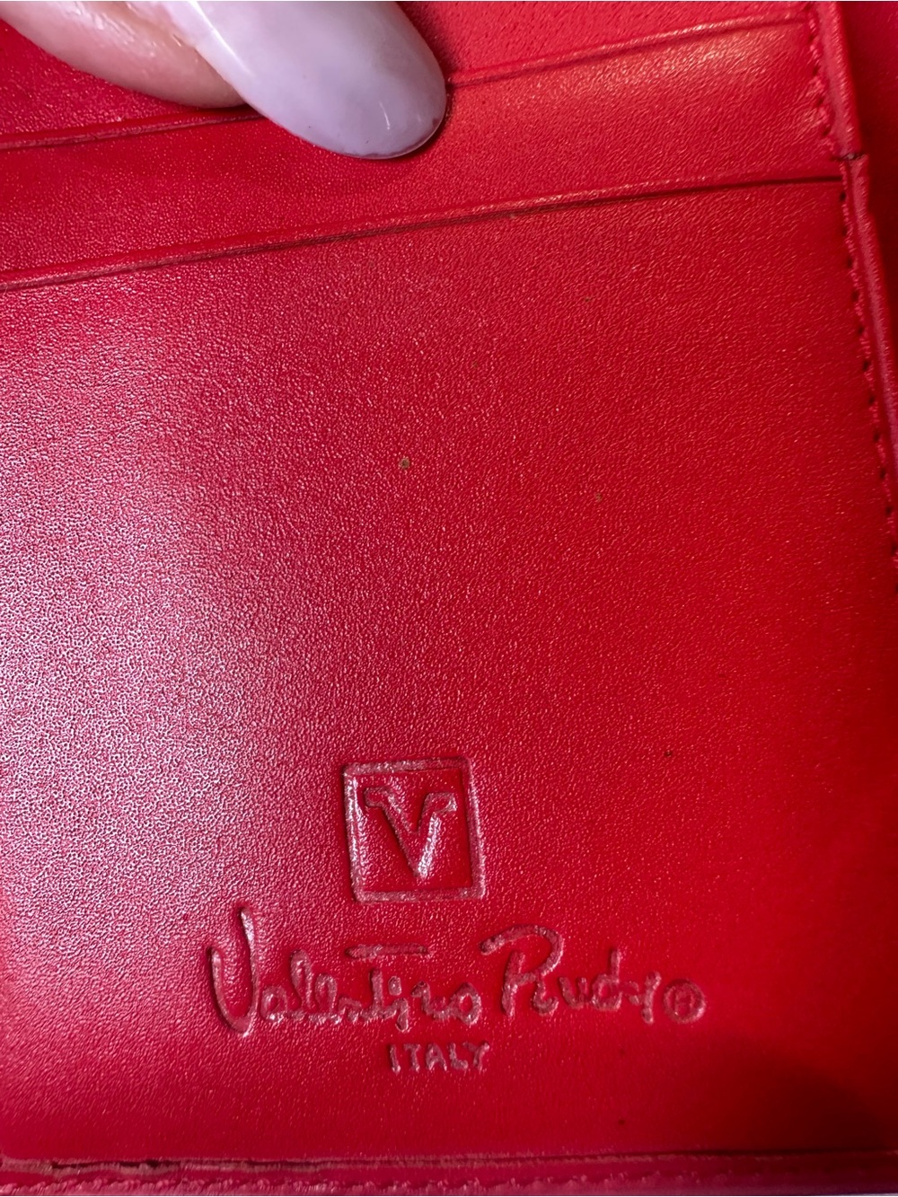 Valentino Rudy Red Textured Wallet - Picture 5 of 16